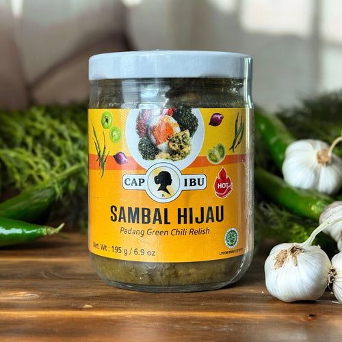 Nesia Food Ibu Sambal Hijau Padang Sambal in Glasflasche, grüne scharfe Würzsauce mit frischen Zutaten, für würzige Gerichte.