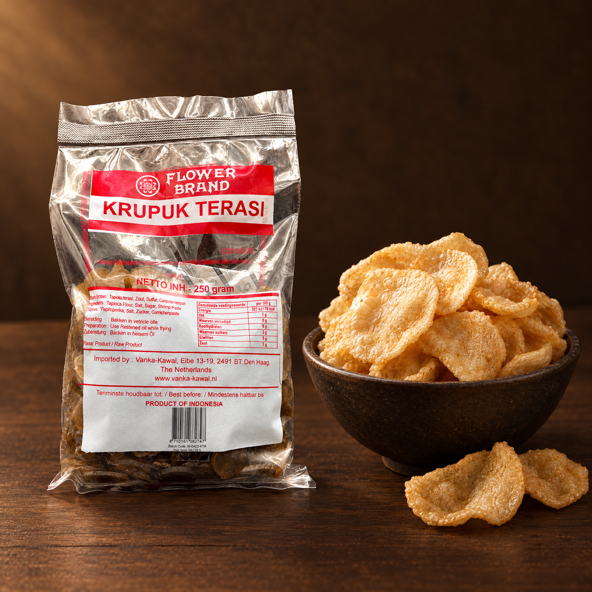 Kerupuk Terasi Flower Brand 250g – Packung mit frittierten Krupuk