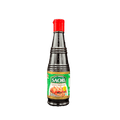 Nesia Saori Teriyaki Sojasauce in Flasche, ideal für asiatische Gerichte, mit dunkler, glänzender Oberfläche, auf einem Küchenhintergrund