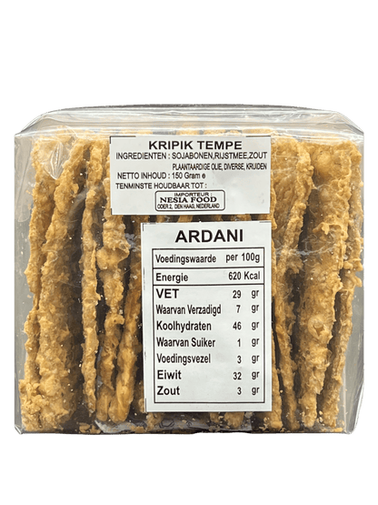 Knusprige Ardani Keripik Tempeh Chips von Nesia, goldbraun und knusprig, auf weißem Hintergrund.