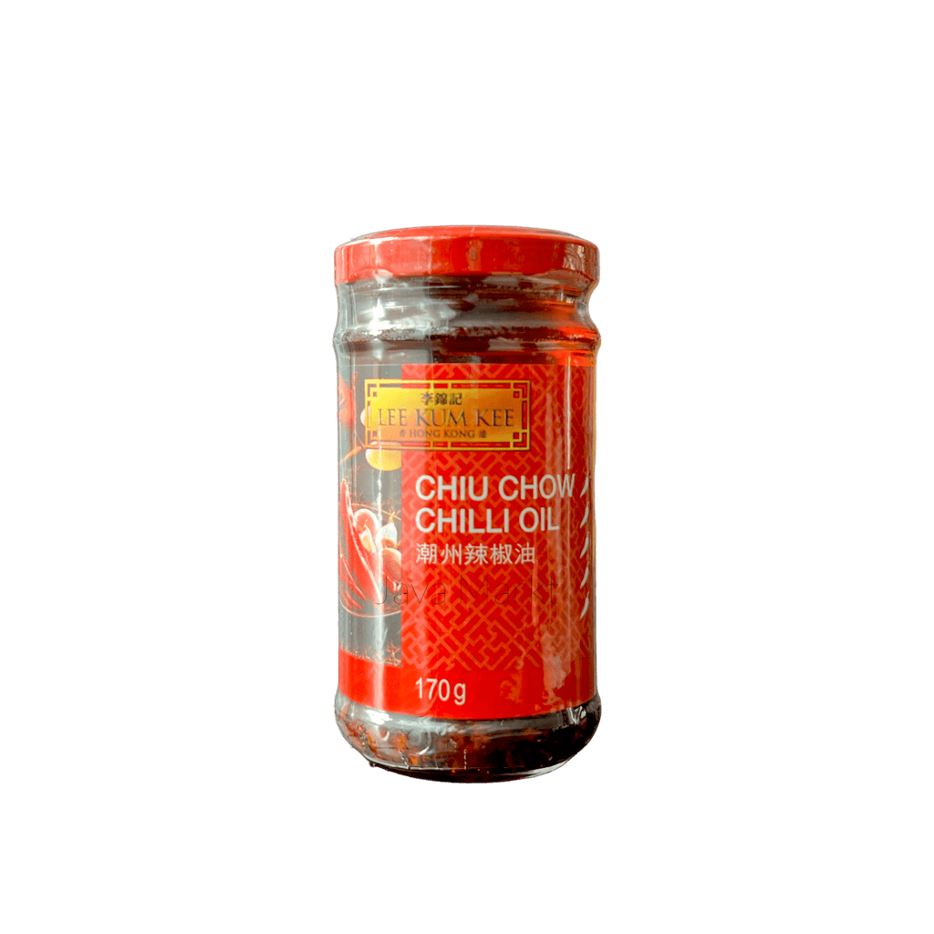 Chiliöl von Lee Kum Kee in einer Flasche, scharfe Chilisauce mit rotem Chili-Öl, für asiatische Gerichte.