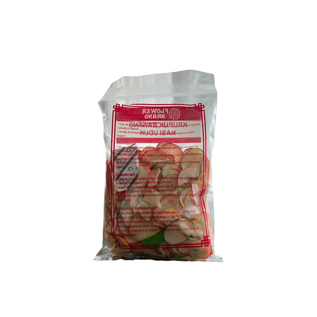 Vanka Kawat Kerupuk Bawang Nasi Uduk Chips in einer Schüssel, knusprige indonesische Zwiebelsnacks mit fluffiger Textur