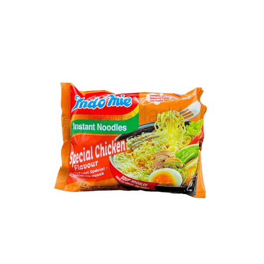 Vanka Kawat Instant-Nudeln Indomie Ayam Special in einer Schüssel mit Nudeln und Gewürzen, fertiges Gericht, authentischer Geschmack