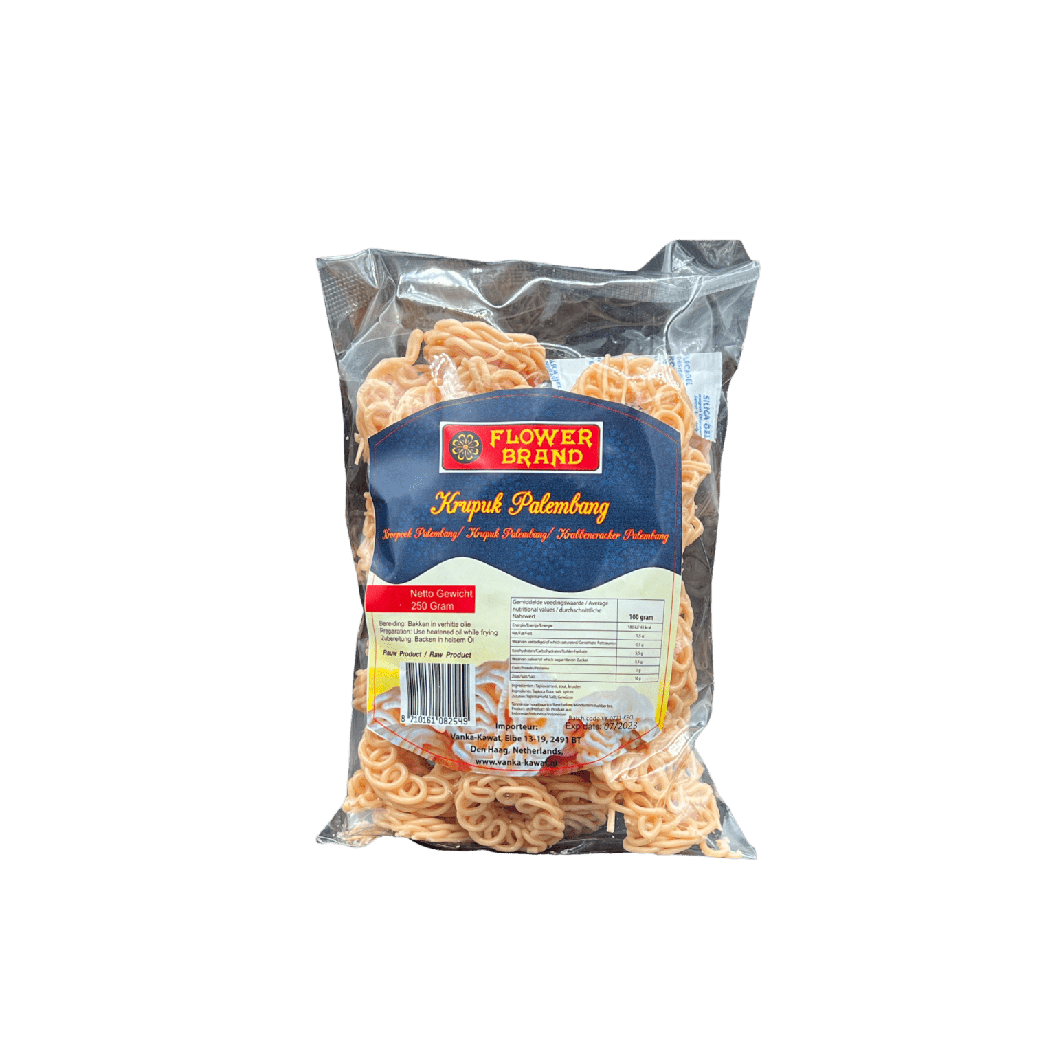 Knusprige Kerupuk Palembang von Vanka Kawat, traditionelle indonesische Lebensmittel in einer Verpackung.